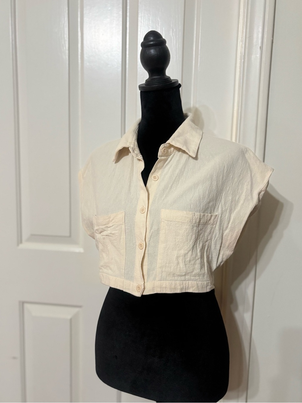 Cider Cropped Button-Down Shirt - Cream